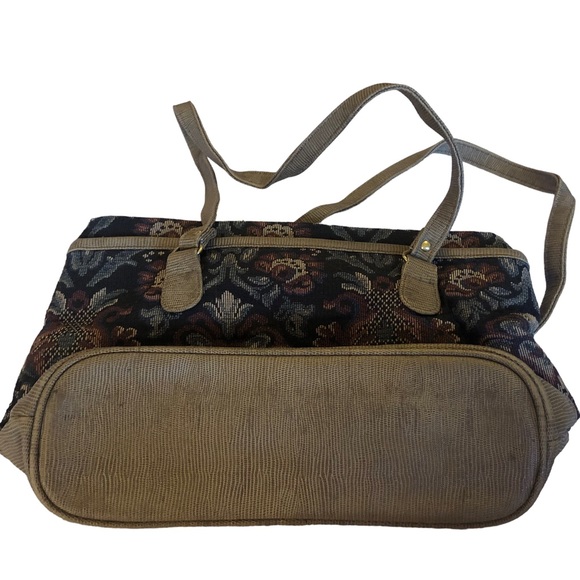 Vintage Tapestry Handbag - Picture 4 of 12